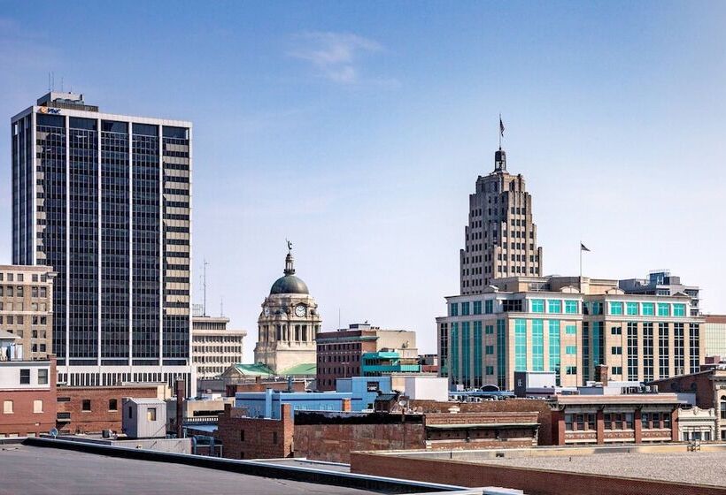 هتل Courtyard Fort Wayne Downtown At Grand Wayne Convention Center