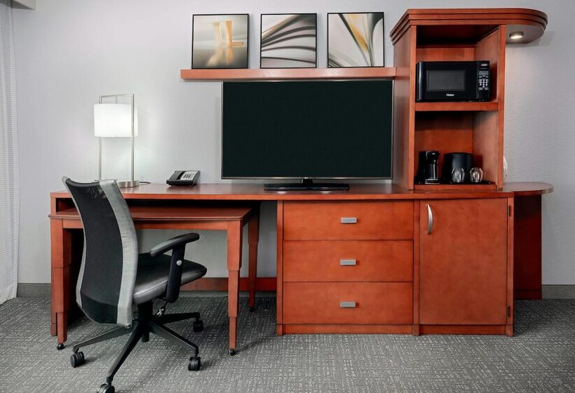 هتل Courtyard Fort Wayne Downtown At Grand Wayne Convention Center