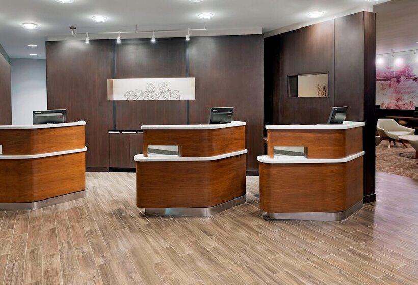 فندق Courtyard Fort Wayne Downtown At Grand Wayne Convention Center