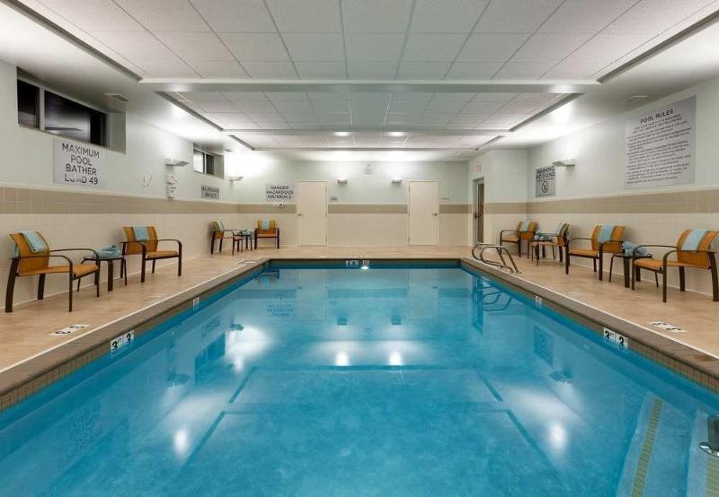 هتل Courtyard Fort Wayne Downtown At Grand Wayne Convention Center