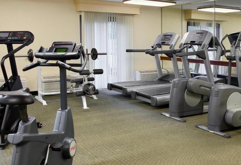 酒店 Courtyard Hampton