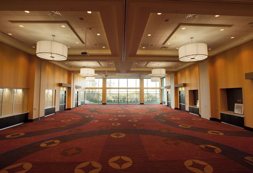 فندق Courtyard Kansas City At Briarcliff