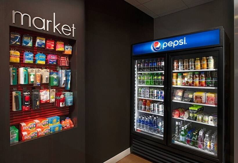 فندق Courtyard Kansas City At Briarcliff