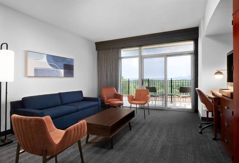 فندق Courtyard Kansas City At Briarcliff