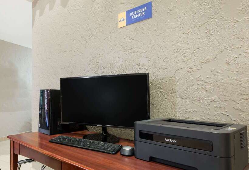 Отель Days Inn By Wyndham West Des Moines