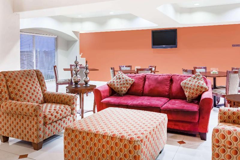 酒店 Days Inn & Suites By Wyndham Marquez