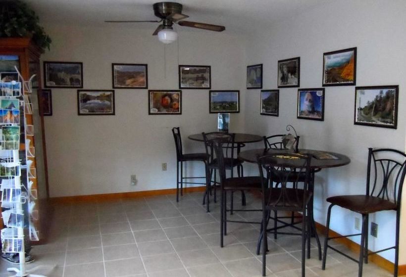 בית מלון כפרי Dollar Inn Hot Springs