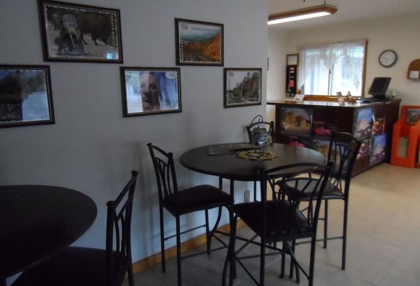 בית מלון כפרי Dollar Inn Hot Springs