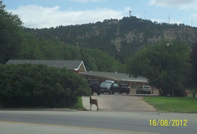 בית מלון כפרי Dollar Inn Hot Springs