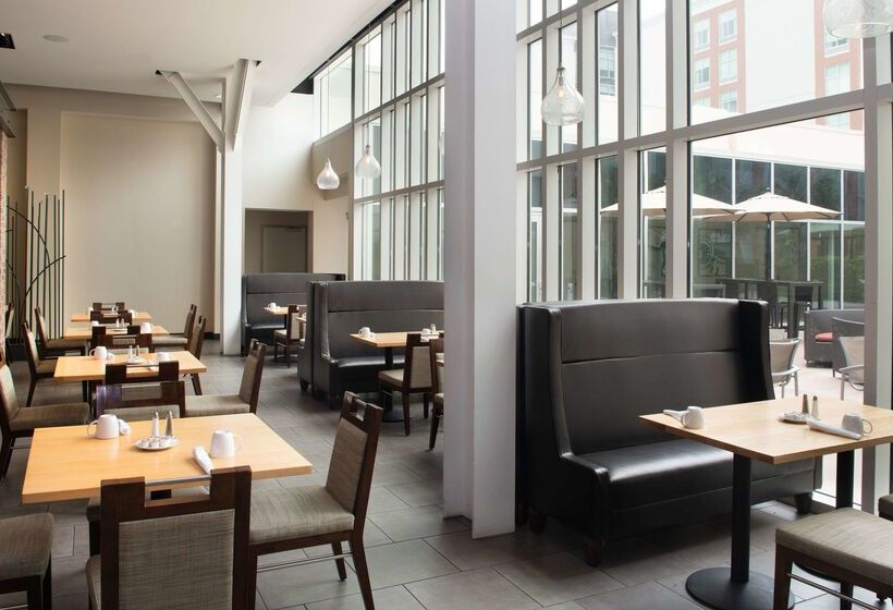 Doubletree By Hilton Hotel & Suites Charleston Airport