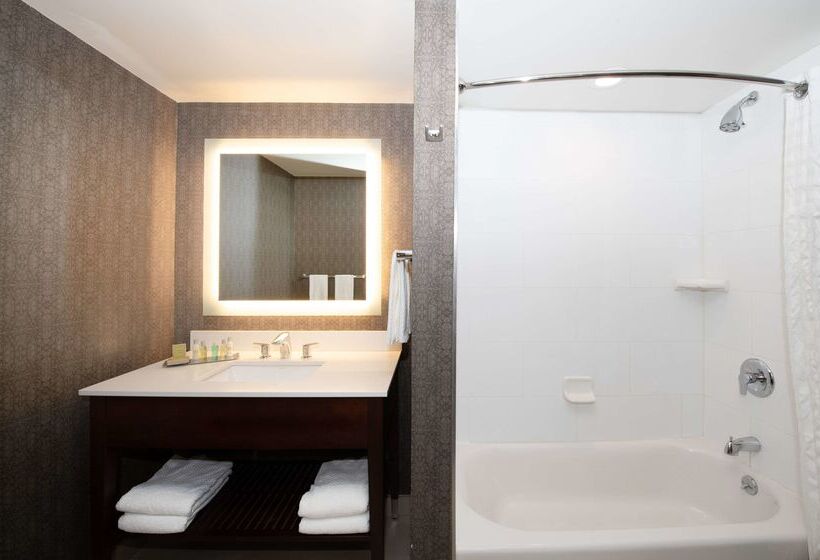 Doubletree By Hilton Hotel & Suites Charleston Airport