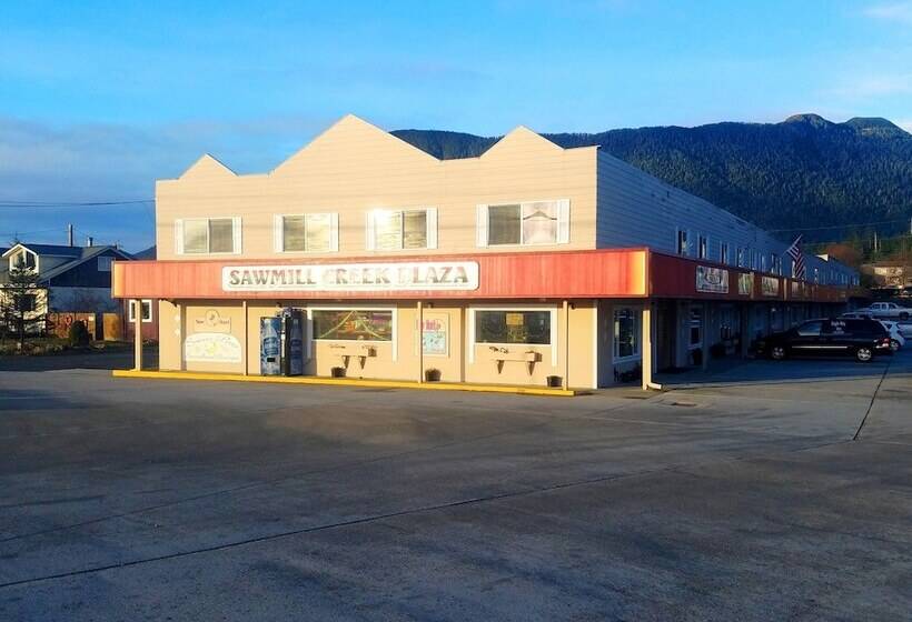 فندق Eagle Bay Inn