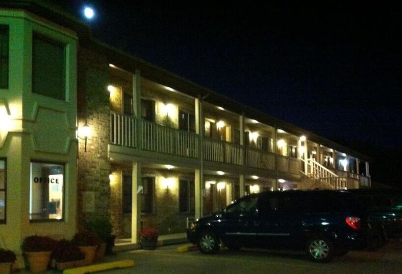 فندق East Street Inn & Suites