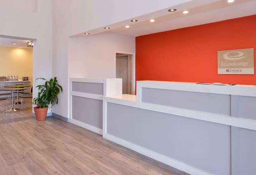 Отель Econo Lodge Inn & Suites Port Arthur Near Sabine Pass