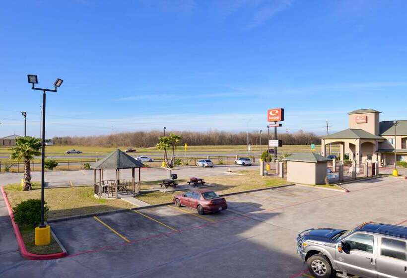 Отель Econo Lodge Inn & Suites Port Arthur Near Sabine Pass
