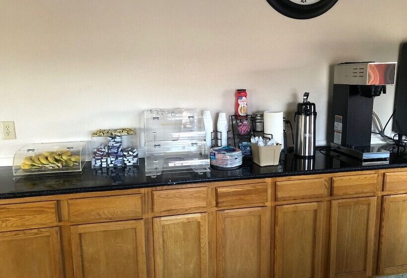 ホテル Salina Inn