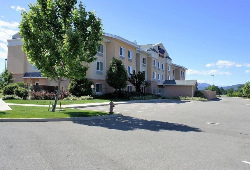 فندق Fairfield Inn & Suites Redding