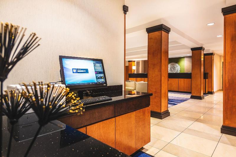 فندق Fairfield Inn & Suites Redding