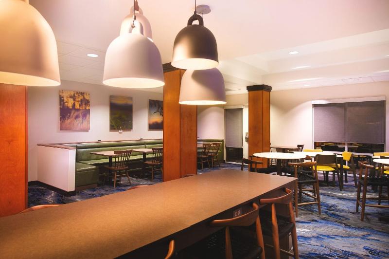 فندق Fairfield Inn & Suites Redding