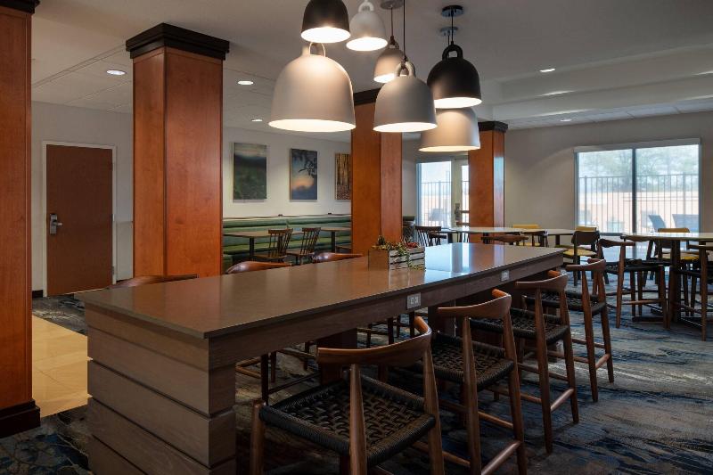 فندق Fairfield Inn & Suites Redding