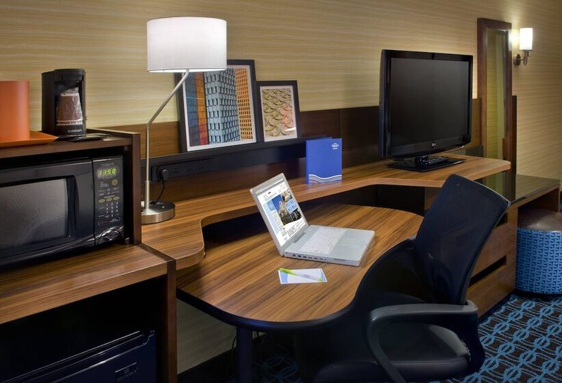 فندق Fairfield Inn & Suites By Marriott Watertown Thousand Islands