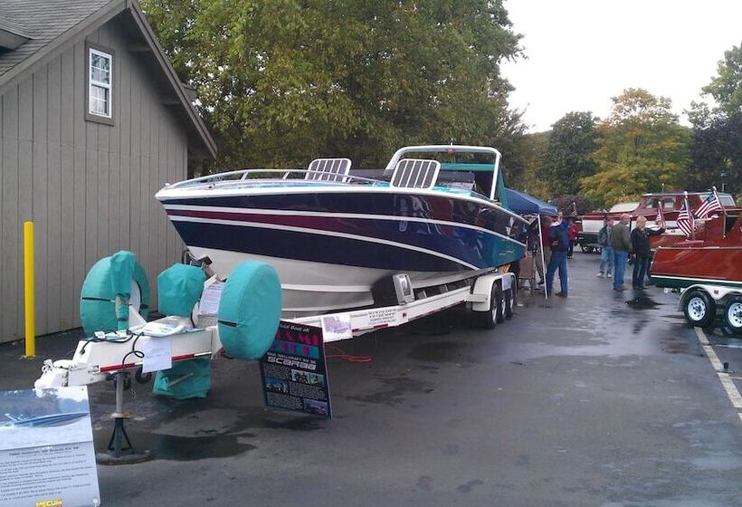 فندق Fontana Village Inn