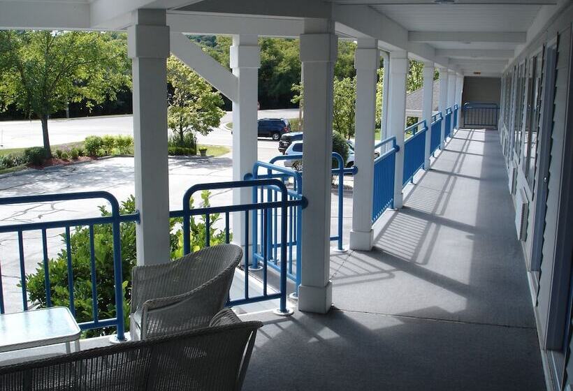 فندق Fontana Village Inn