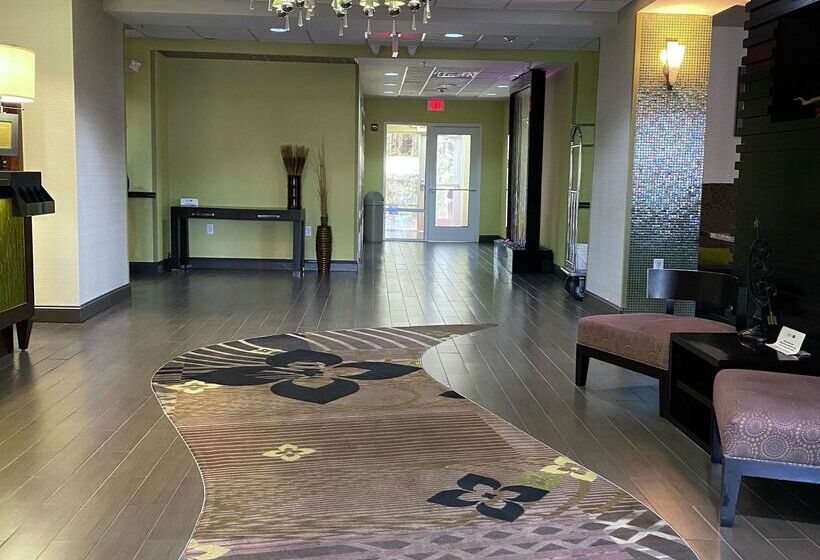 فندق Hampton Inn By Hilton Leesville Fort Johnson