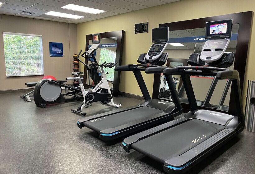 فندق Hampton Inn By Hilton Leesville Fort Johnson