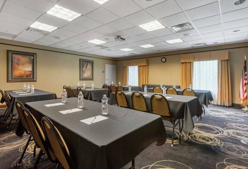 فندق Hampton Inn Meadville