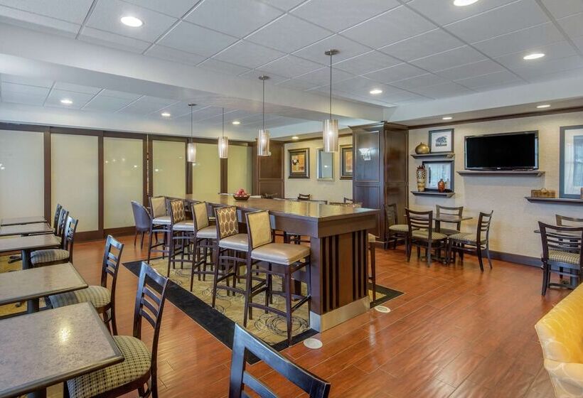 فندق Hampton Inn Meadville