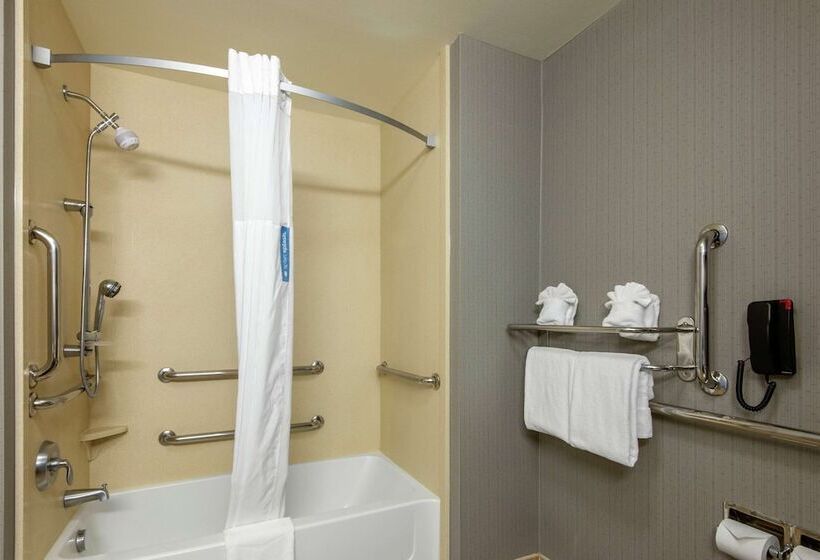 فندق Hampton Inn Meadville