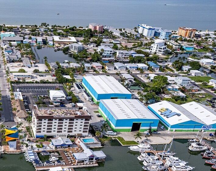 فندق Harbour House At The Inn