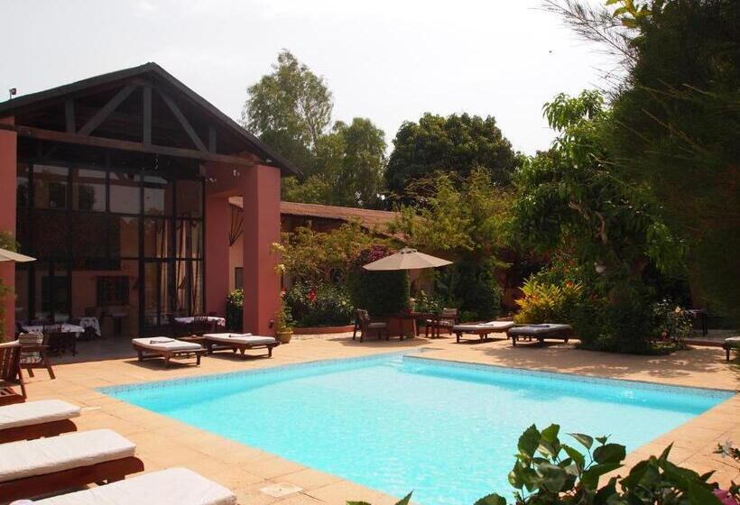 هتل Hibiscus House Gambia