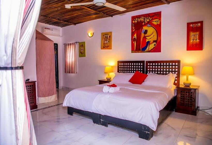 هتل Hibiscus House Gambia