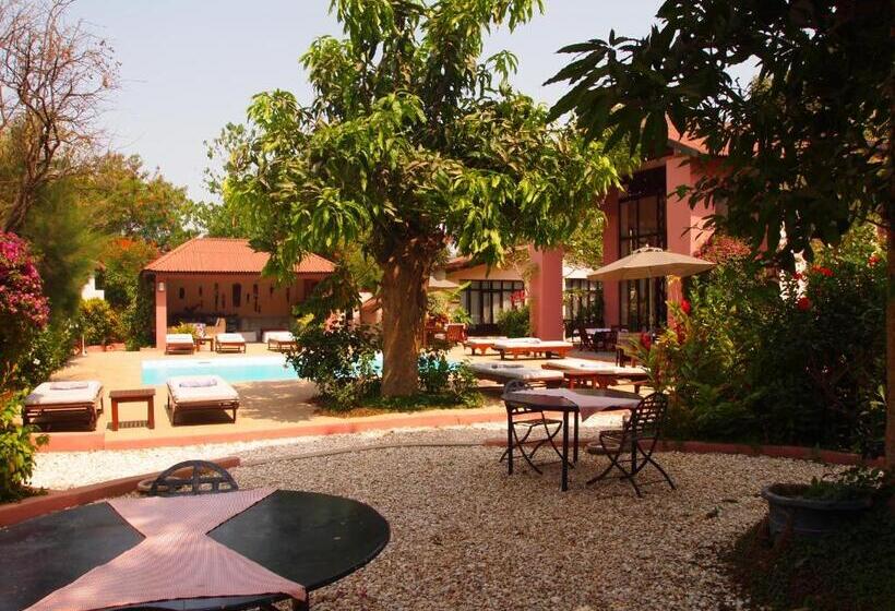 هتل Hibiscus House Gambia