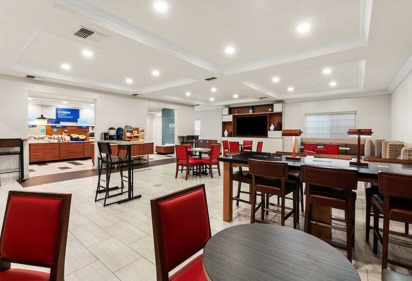 فندق Holiday Inn Express & Suites Klamath Falls Central, An Ihg