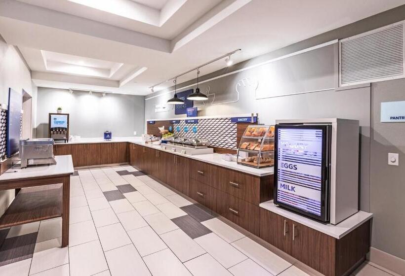 Отель Holiday Inn Express & Suites Austin Nw   Lakeway By Ihg