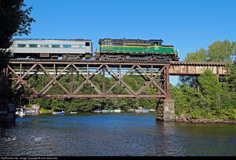 فندق Holiday Inn Express & Suites Utica, An Ihg