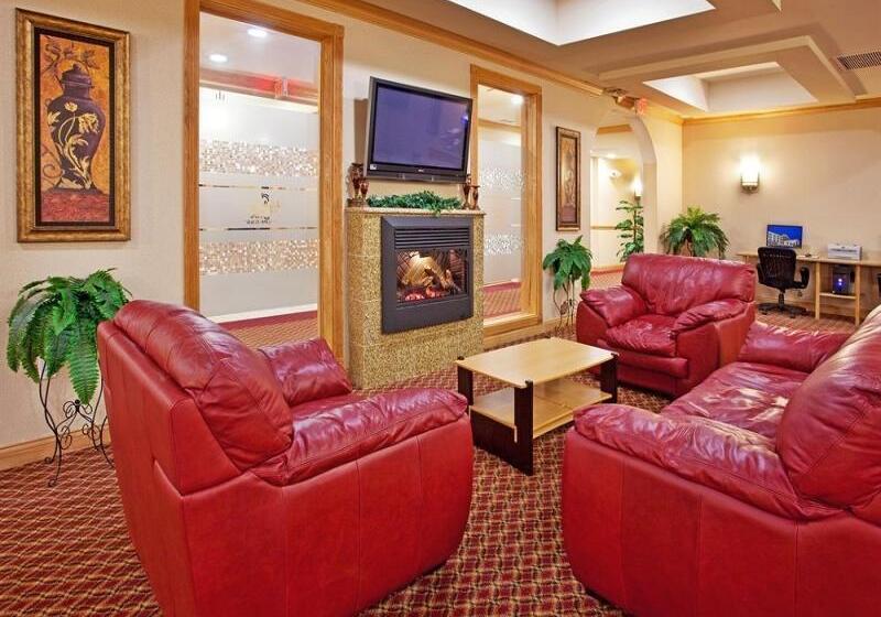 فندق Holiday Inn Express & Suites Utica, An Ihg