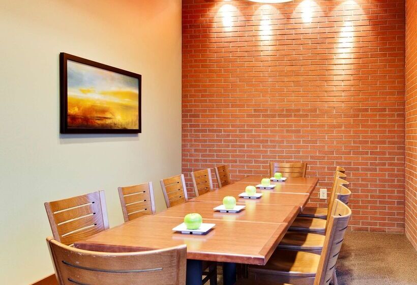 فندق Hyatt Place Garden City