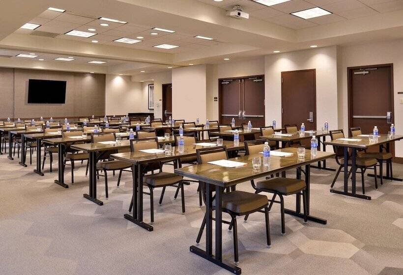 فندق Hyatt Place Garden City