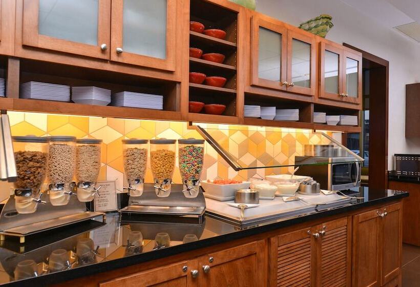 فندق Hyatt Place Garden City