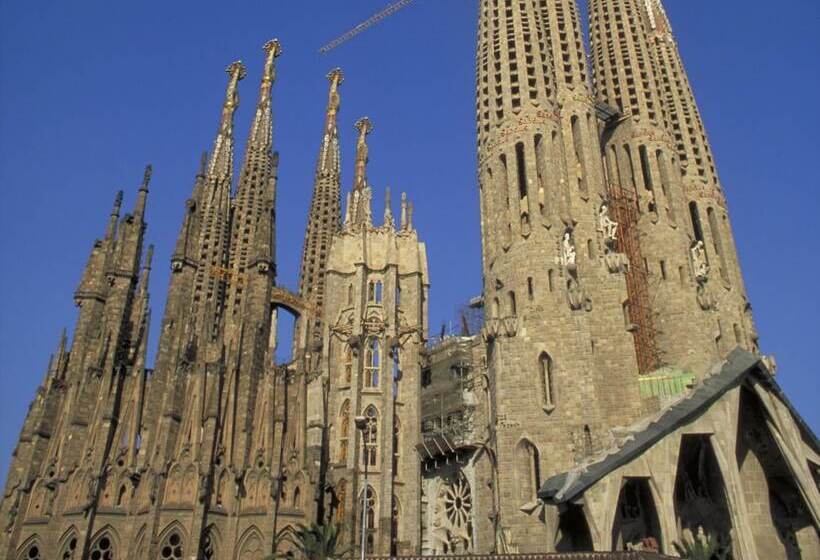 Отель Ibis Barcelona Centro