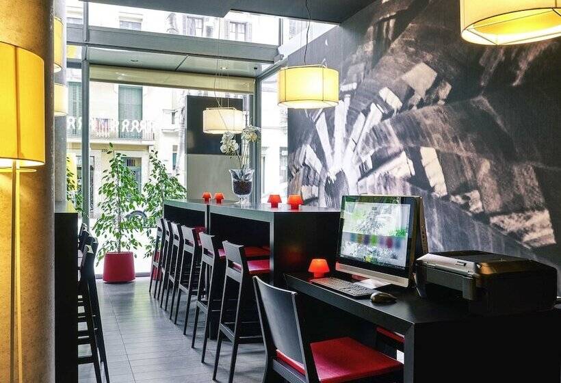 Отель Ibis Barcelona Centro