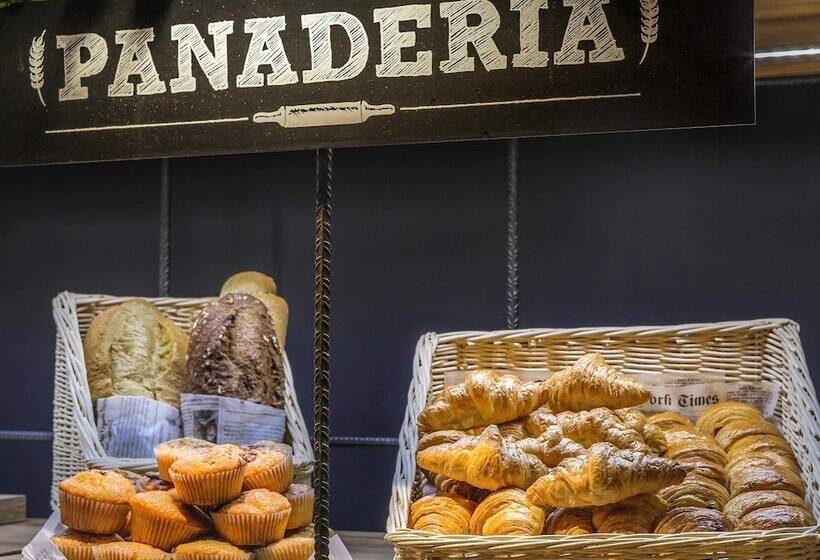 Отель Ibis Barcelona Centro