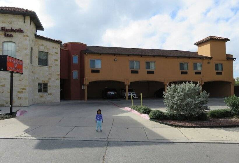 ホテル La Hacienda Inn