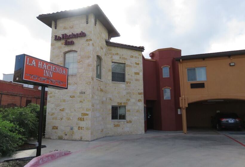 ホテル La Hacienda Inn