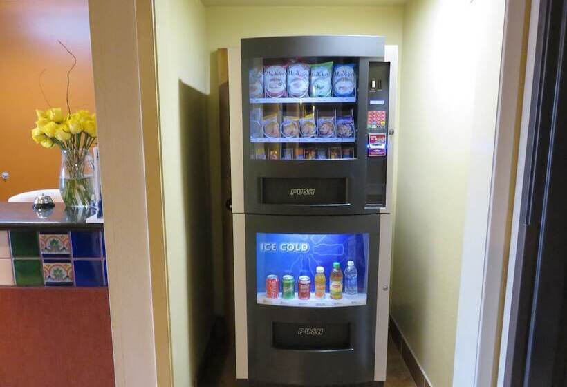 בית מלון כפרי La Hacienda Inn