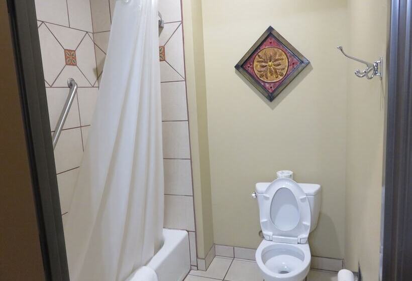 בית מלון כפרי La Hacienda Inn